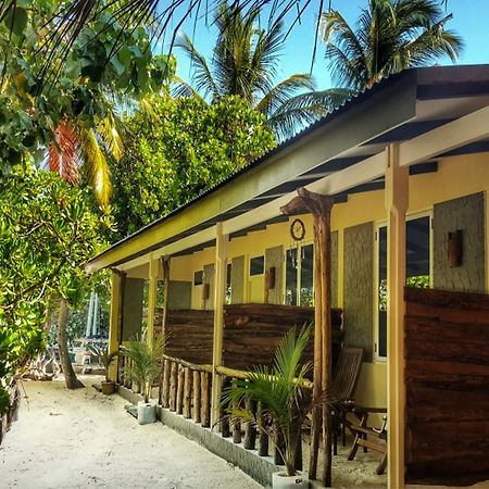Rasdhoo Island Inn Beachfront Exterior foto